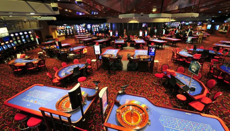 Restaurant dining at Casino Perla