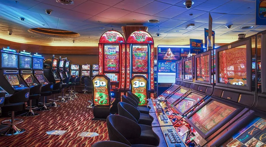 Live entertainment at Casino Perla