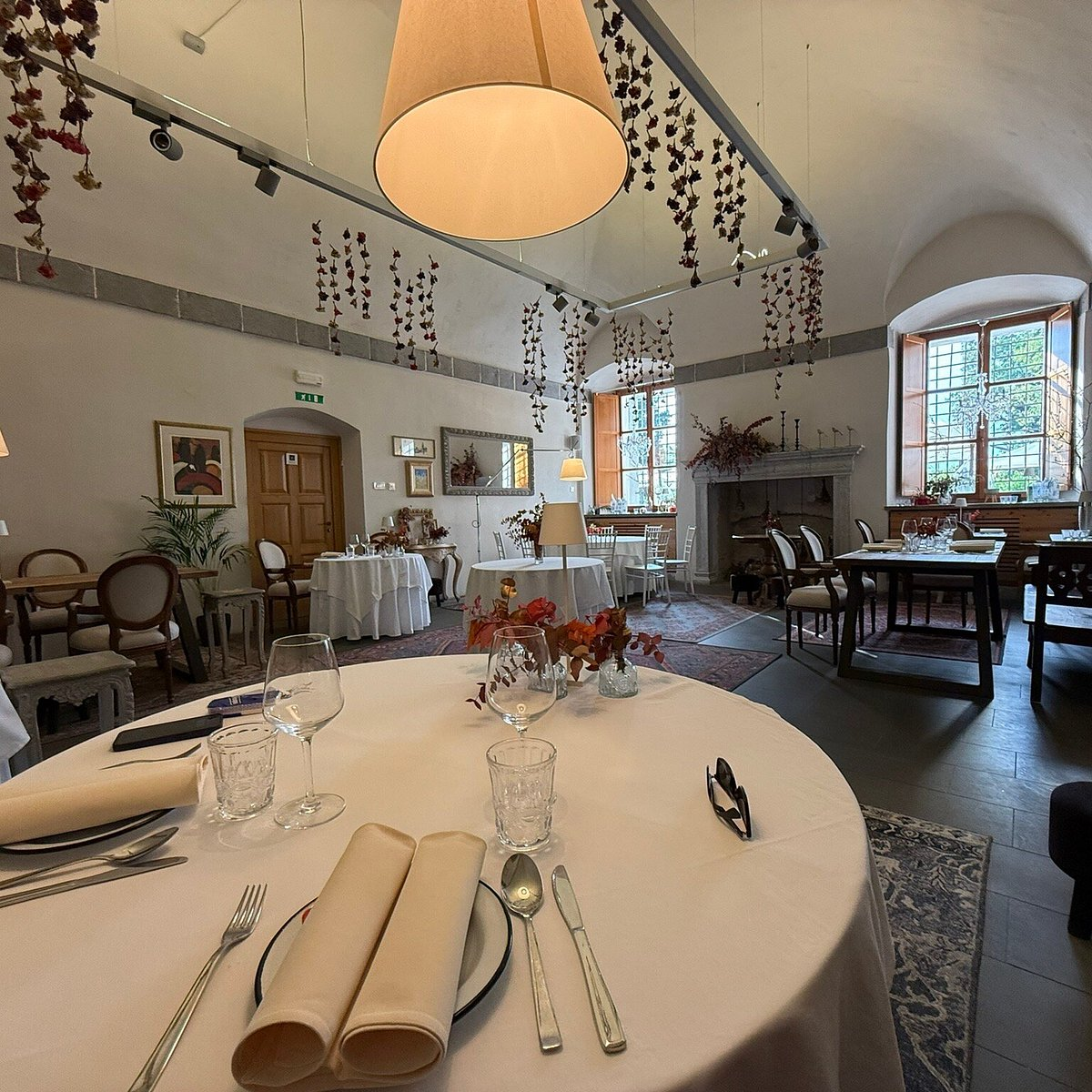 The refined yet welcoming dining room at Kruh in Vino.